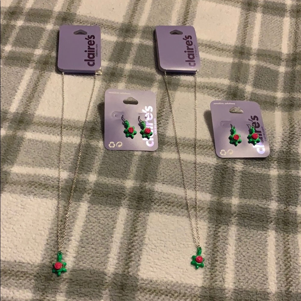 Turtle 🐢 Necklace and Earrings